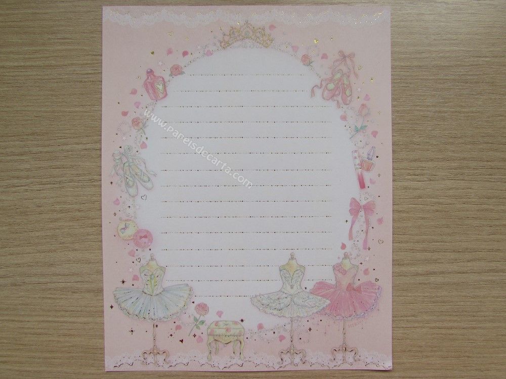 Folha com detalhes em dourado