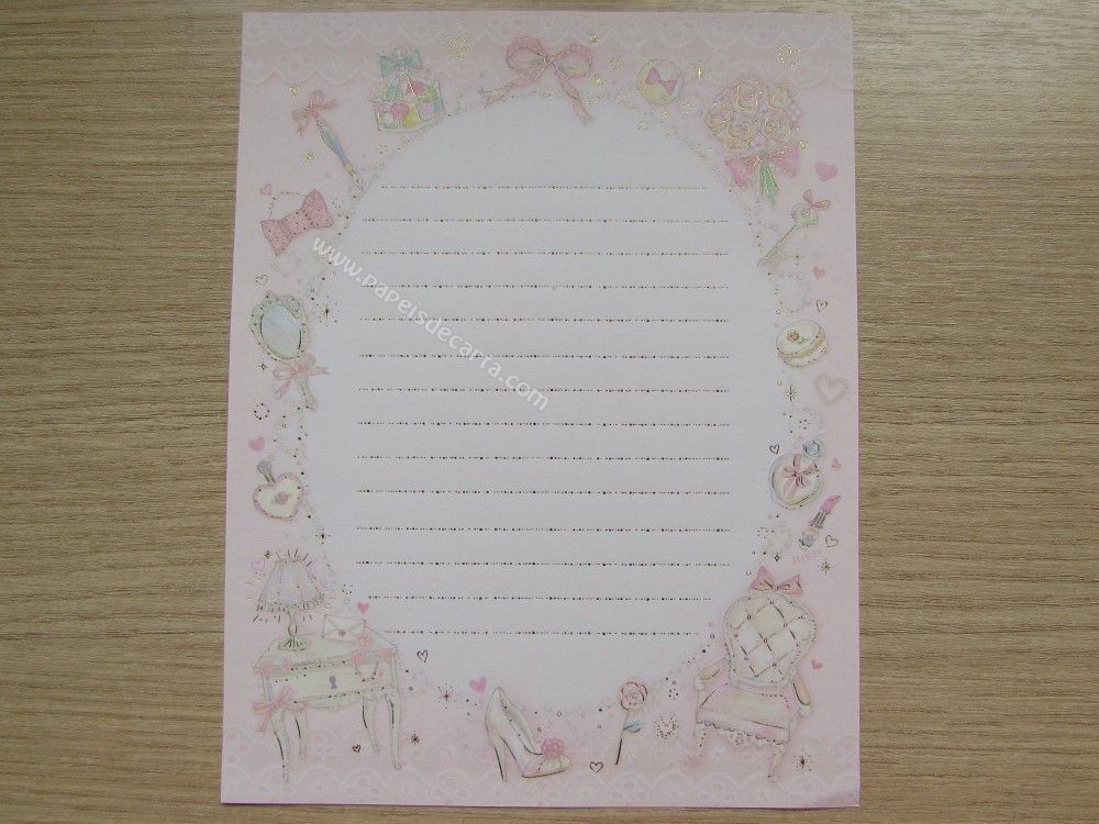 Folha com detalhes em dourado