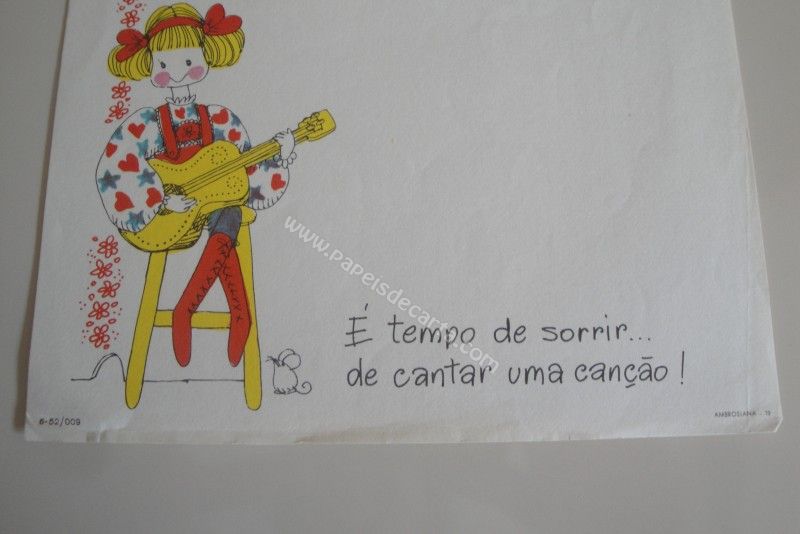 Detalhe do papel manchado