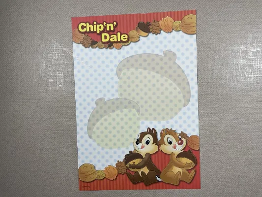 Papel de carta médio do Chip & Dale - 11