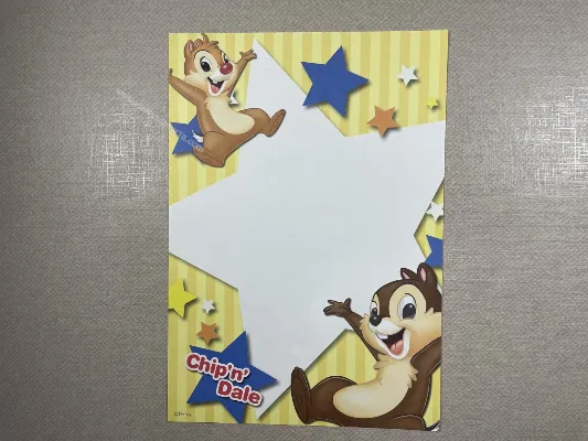 Papel de carta médio do Chip & Dale - 13
