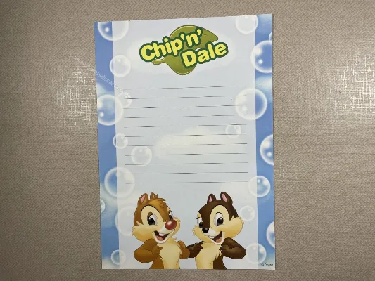 Papel de carta médio do Chip & Dale - 15