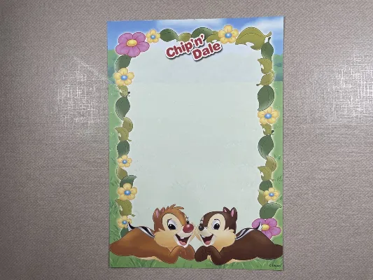 Papel de carta médio do Chip & Dale - 24