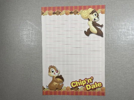 Papel de carta médio do Chip & Dale - 26